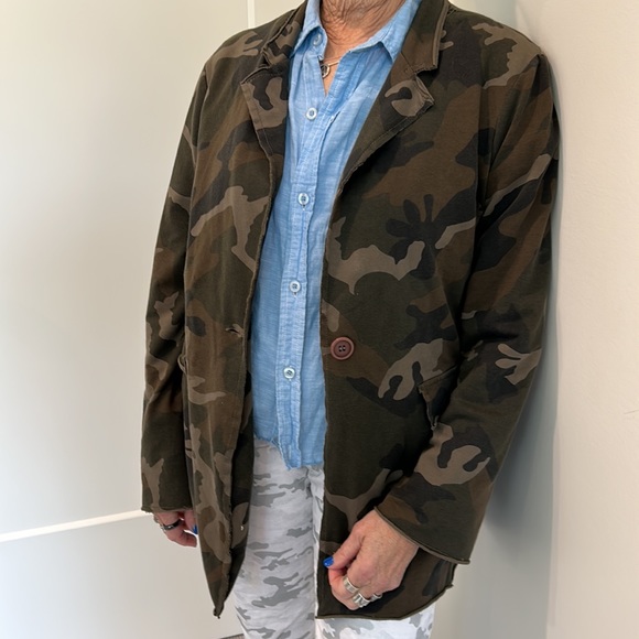 Baci Camo Jacket - Picture 1 of 7